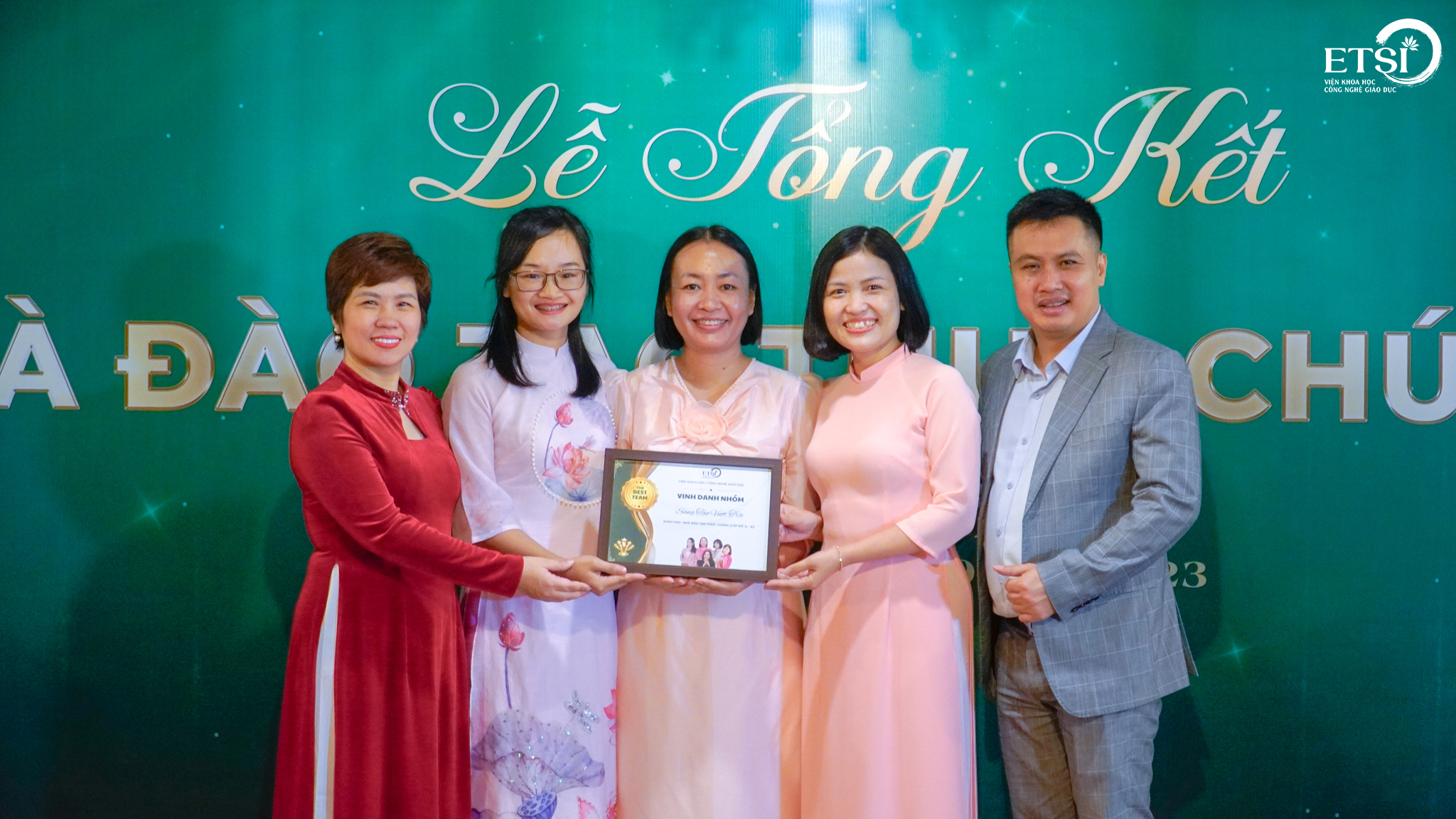 Buổi trình bày dự án giáo dục